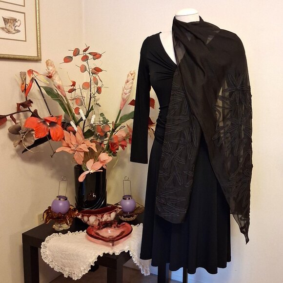 Vintage Women's NEW Stills 52% Silk Long Classic Luxury Brown Scarf - Picture 1 of 12